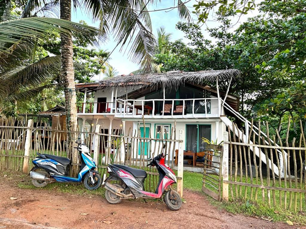 Beach House Kalukatiya - Family Villa, Seaview Room, Garden Room Dikwella Extérieur photo