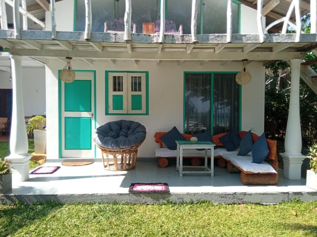 Beach House Kalukatiya - Family Villa, Seaview Room, Garden Room Dikwella Extérieur photo