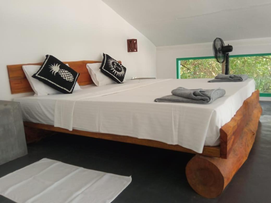 Beach House Kalukatiya - Family Villa, Seaview Room, Garden Room Dikwella Extérieur photo