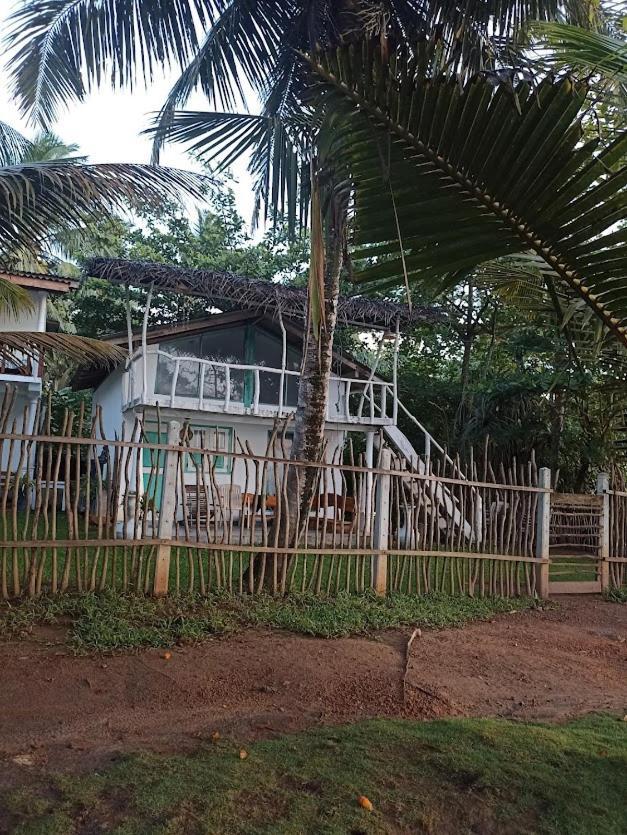 Beach House Kalukatiya - Family Villa, Seaview Room, Garden Room Dikwella Extérieur photo