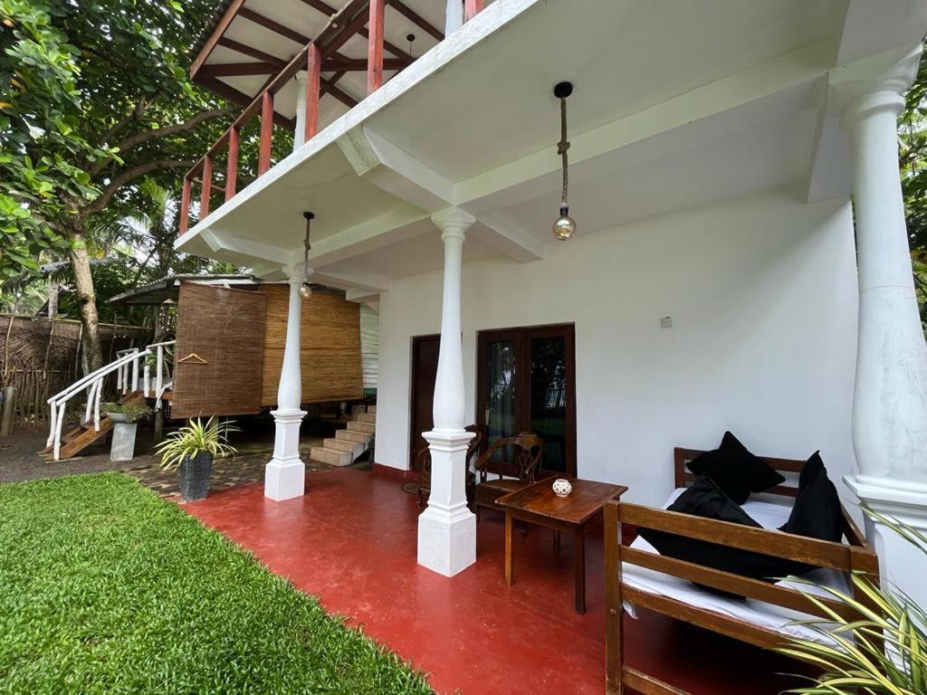 Beach House Kalukatiya - Family Villa, Seaview Room, Garden Room Dikwella Extérieur photo